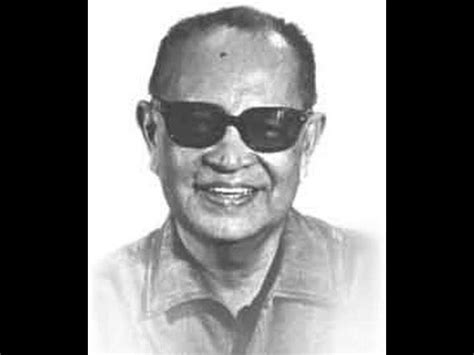 Amado V. Hernandez .